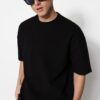 Trendyol Limited Edition Black Oversize 100% pamut címkével ellátott texturált alap vastag póló