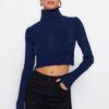Trendyol Navy Blue Crop puha texturált kötöttáru pulóver