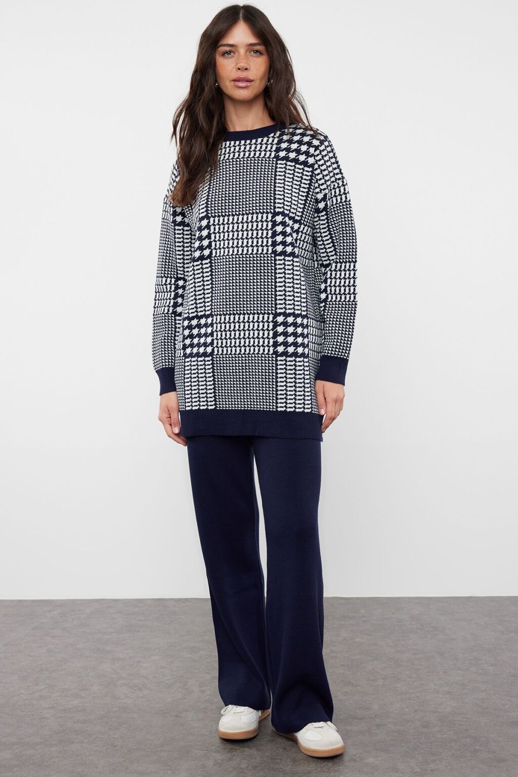 Trendyol Navy Blue Houndstooth Patterned Sweater-Pants Knitwear Set