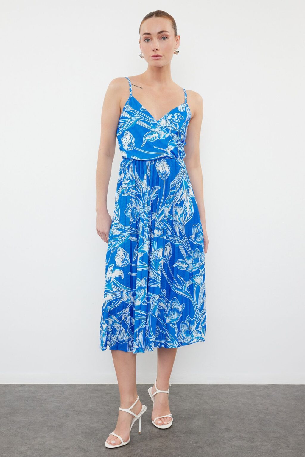 Trendyol Navy Blue Patterned Waist Opening Midi Double Breasted Pleated Adjustable Strapped Knitted Dress