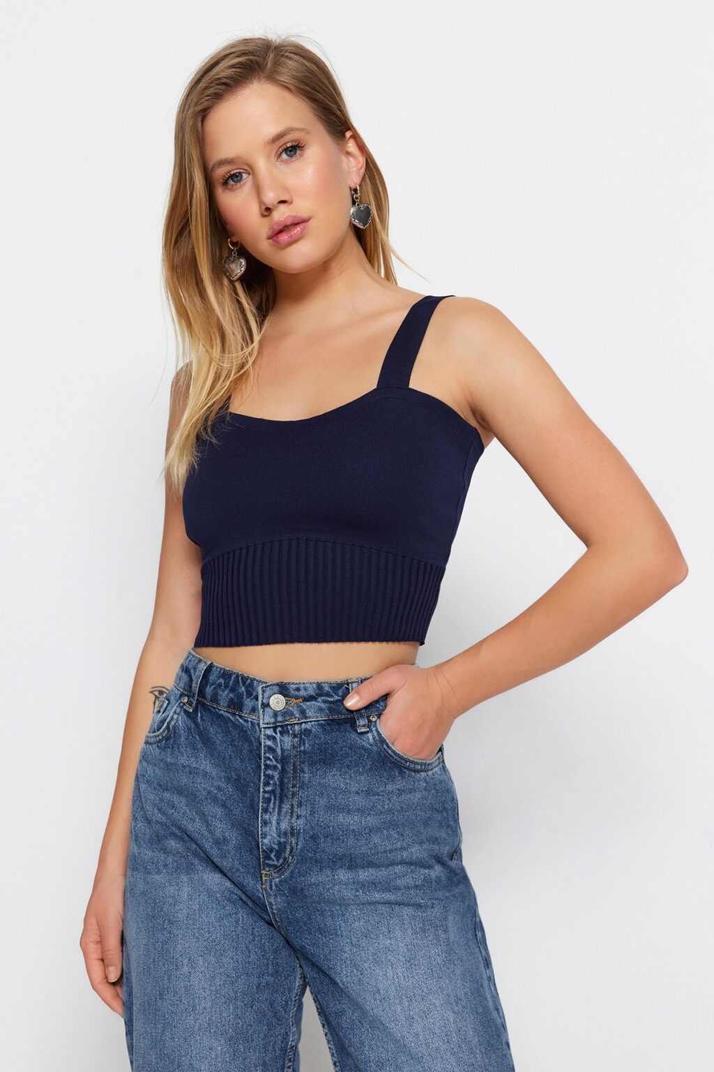 Trendyol Navy Blue Sweetheart Neck Crop Knit Blouse