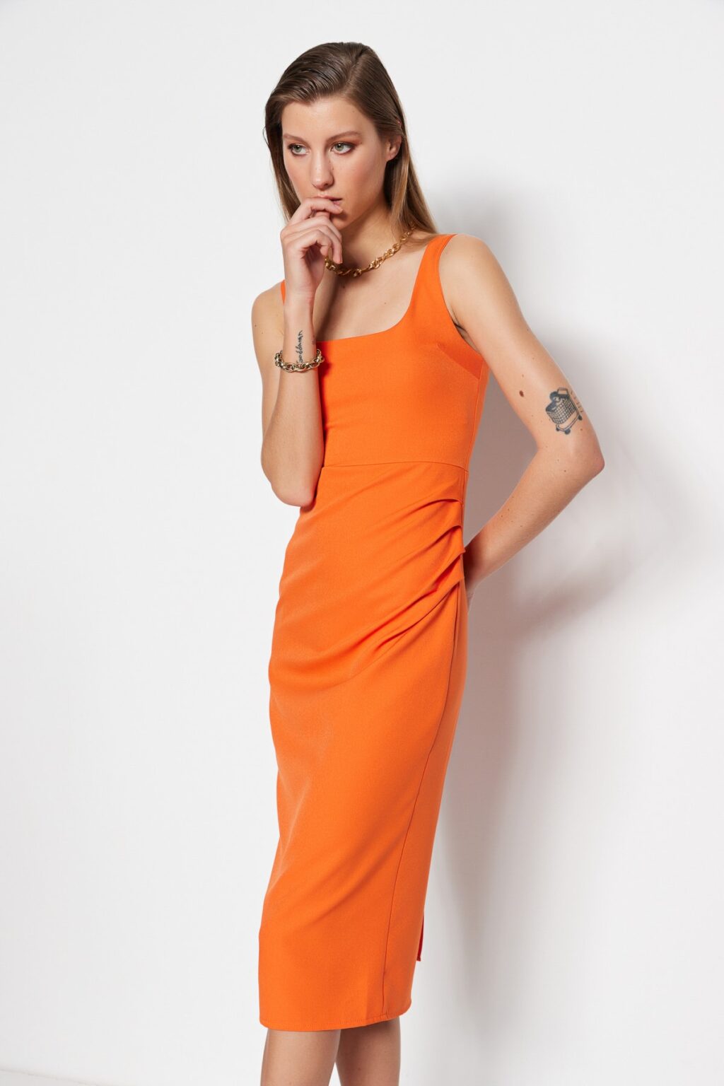 Trendyol Orange Fitted/Fit szögletes galléros midi szőtt ruha