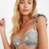 Trendyol Pink Balett fodros részlet Bikini felső