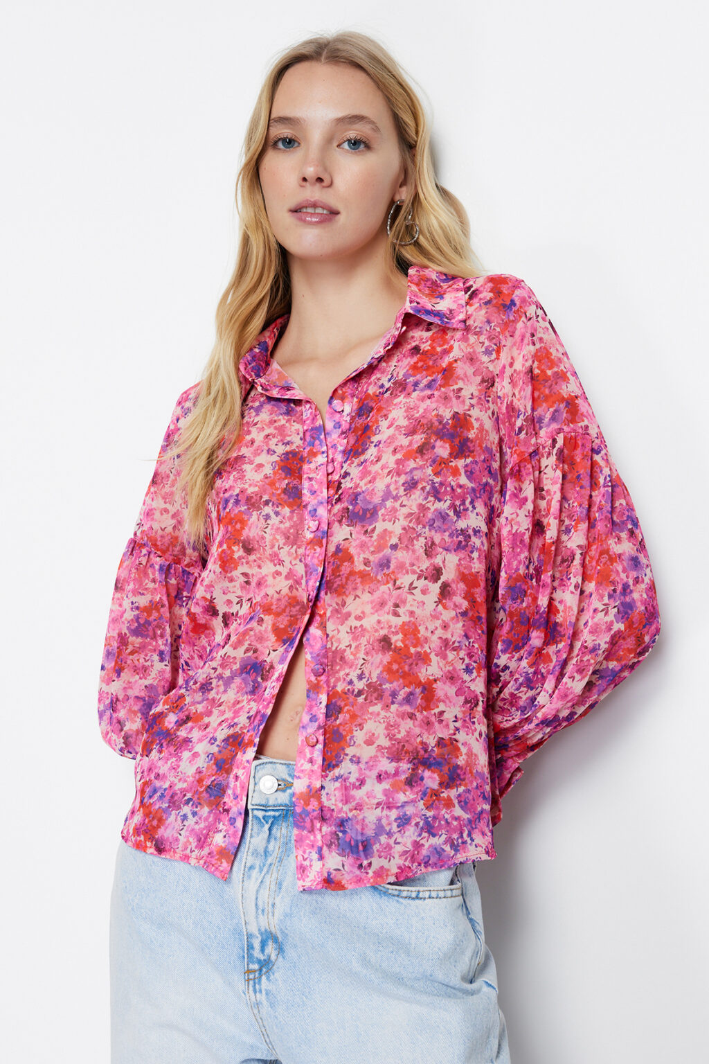 Trendyol Pink Balloon Sleeve Floral Patterned Chiffon Fabric Oversize Wide Fit Woven Shirt