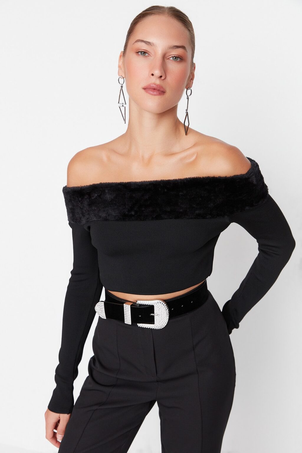 Trendyol Plush Detailed Crop Blouse in Black