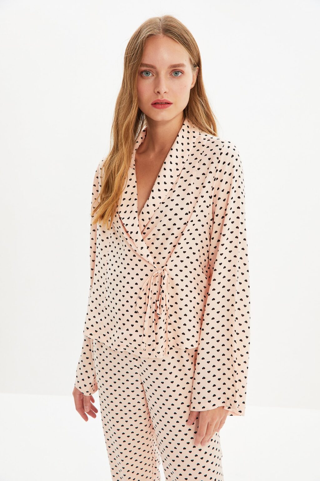 Trendyol Powder Heart Tie Detail Viscose Woven Pajama Set