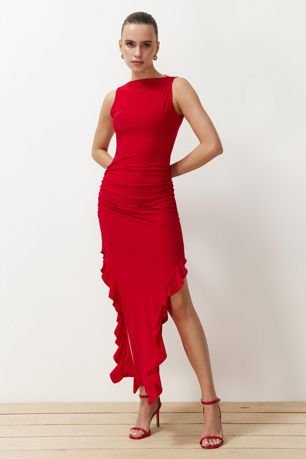 Trendyol Red Bodycone Slit Ruffle Detailed Flexible Thick Sandy Maxi Pencil Dress