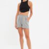 Trendyol Shorts - Grau - High Waist
