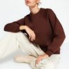 Trendyol Sötétbarna Laza Fit Basic Raglan Sleeve Crew Neck kötött pulóver