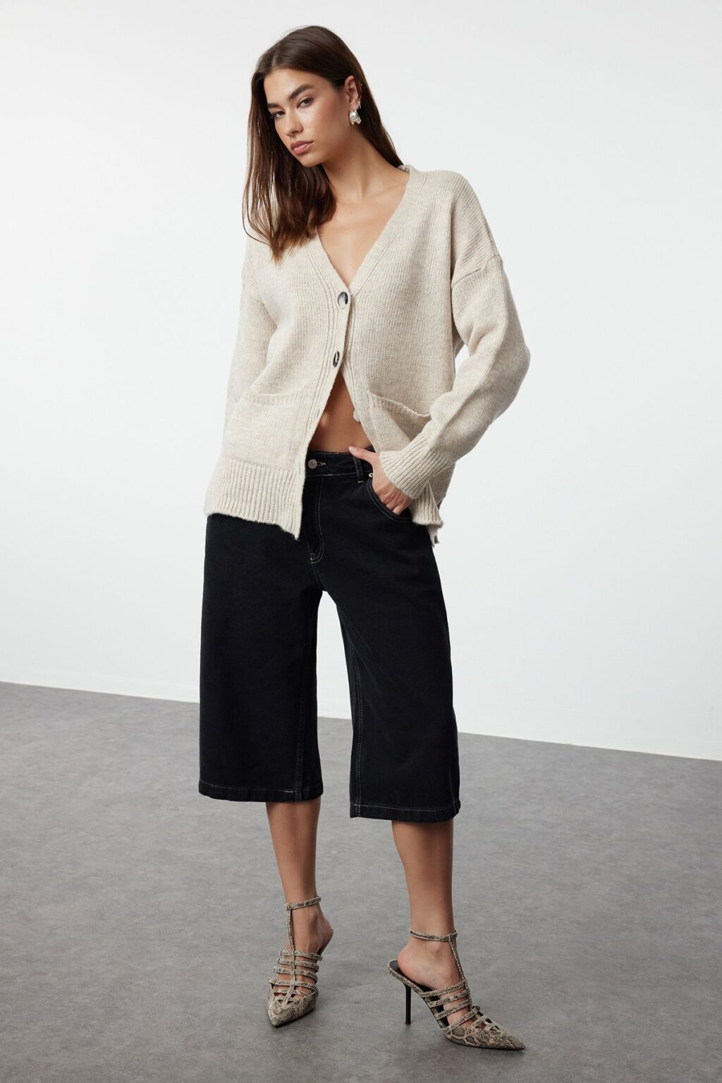 Trendyol Stone Basic puha textúrájú kötöttáru Cardigan