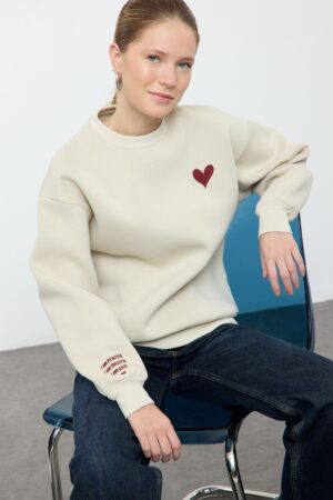Trendyol Stone Embroidered Regular/Normal Pattern Thick Polar Fleece Knitted Sweatshirt Trendyol Stone Embroidered Regular/Normal Pattern Thick Polar Fleece Knitted Sweatshirt