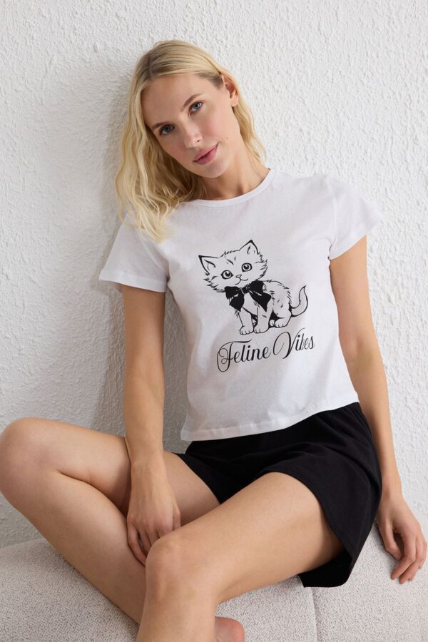 Trendyol White Cat and Ribbon/Bow Printed Shorts and Knitted Pajama Set