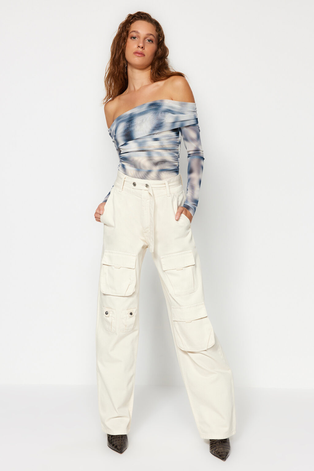 Trendyol X Sagaza Studio Beige Cargo zseböv részletes farmer