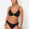 Trendyol fekete háromszög bikini felső