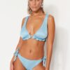 Trendyol kék háromszög fodros csillogó bikini felső