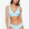 Trendyol kék háromszög texturált bikini felső