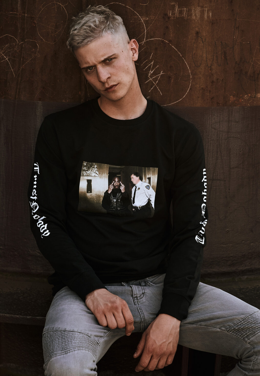 Tupac Trust Nobody Crewneck black