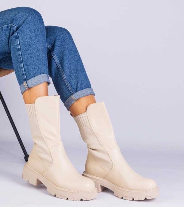 UR/CEO Beige ankle boots with a textile insert Santorini