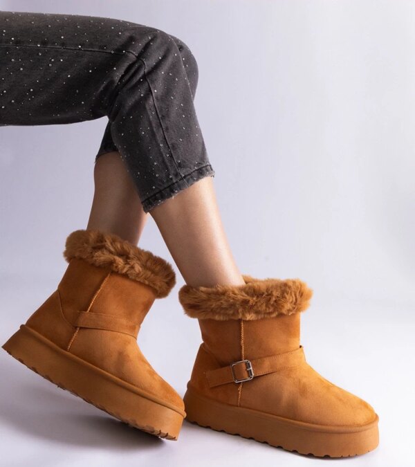 UR/CEO Black snowboots Arana