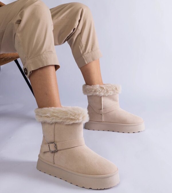 UR/CEO Black snowboots Arana