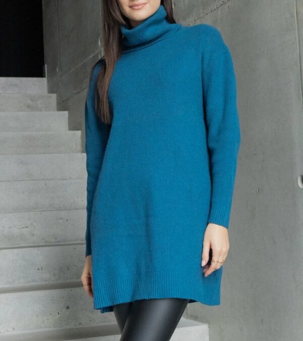 UR/CEO Long dark blue ribbed turtleneck sweater Kali