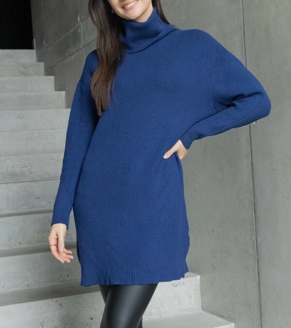 UR/CEO Long dark blue soft turtleneck sweater Kali