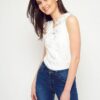 V-neck body with ecru lace