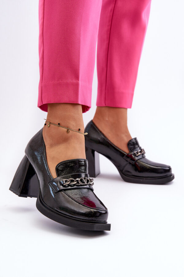 VINCEZA Fekete lakkbőr pumpák a Chunky Heel Terimene-n