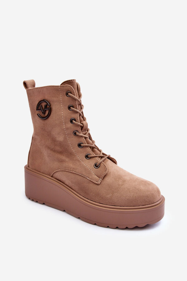 VINCEZA Velúr csizma Massive Platform Wedge Heel bézs Lavica felületen