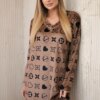 Velvet dress with decorative Kamel pattern