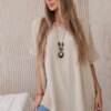 Włoski Oversized blouse with pendant beige