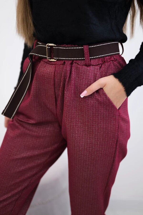 Włoski Viscose trousers with a fine pattern burgundy