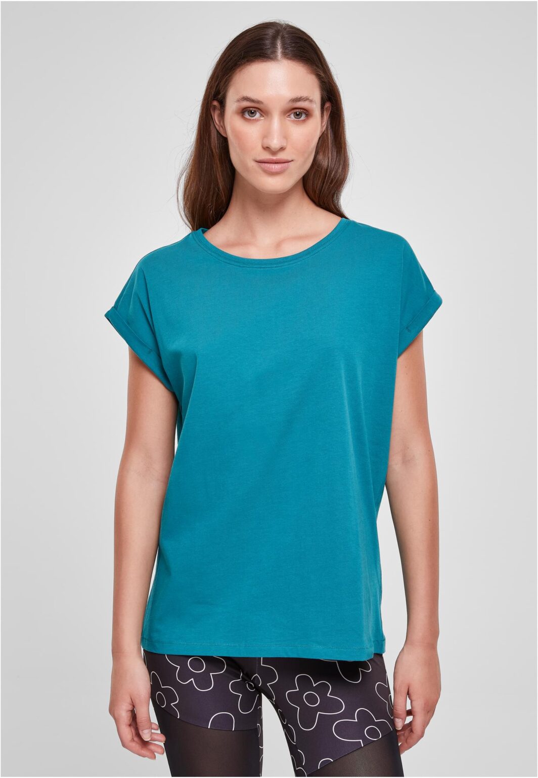 Women's T-shirt with extended shoulder in watercolor color