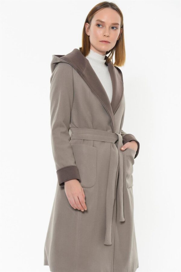Z6422 DEWBERRY WOMEN'S COAT-PLAIN BEIGE