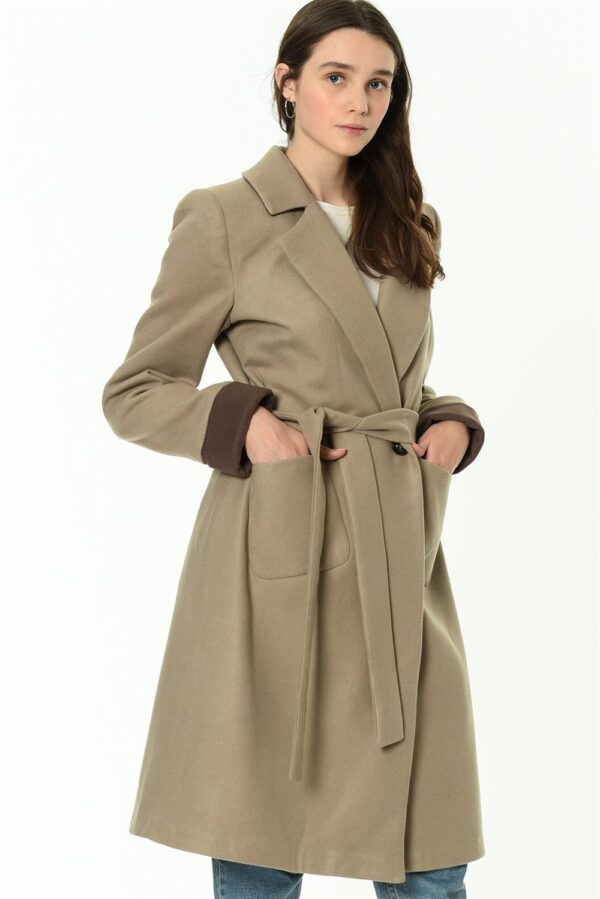 Z6640 DEWBERRY WOMEN'S COAT-BEIGE