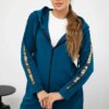 Zip-up hoodie at the back maritime