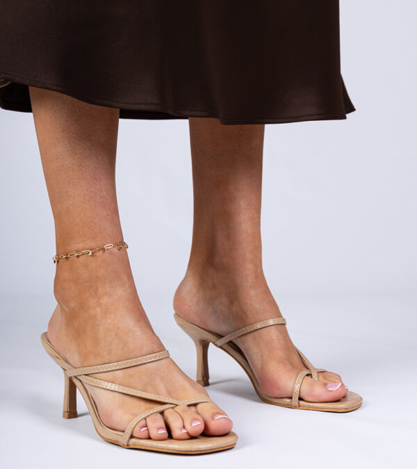 marka niezdefiniowana Beige elegant heeled slides Kapilon