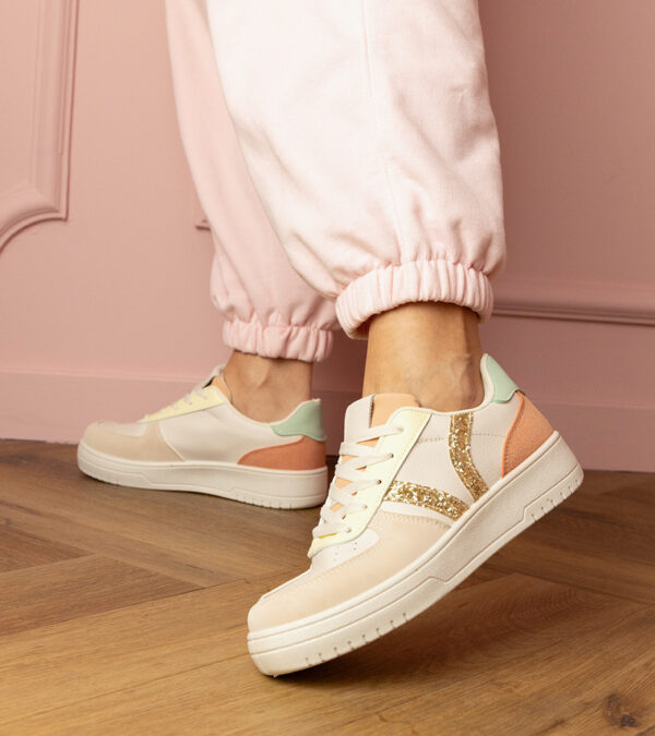 marka niezdefiniowana Beige sneakers decorated with glitter Blona