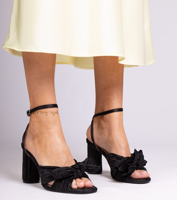 marka niezdefiniowana Black bow sandals on a block heel Zarida