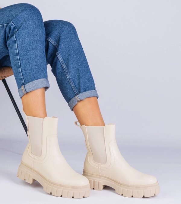 marka niezdefiniowana Black cowboy boots on the block heel Abigail