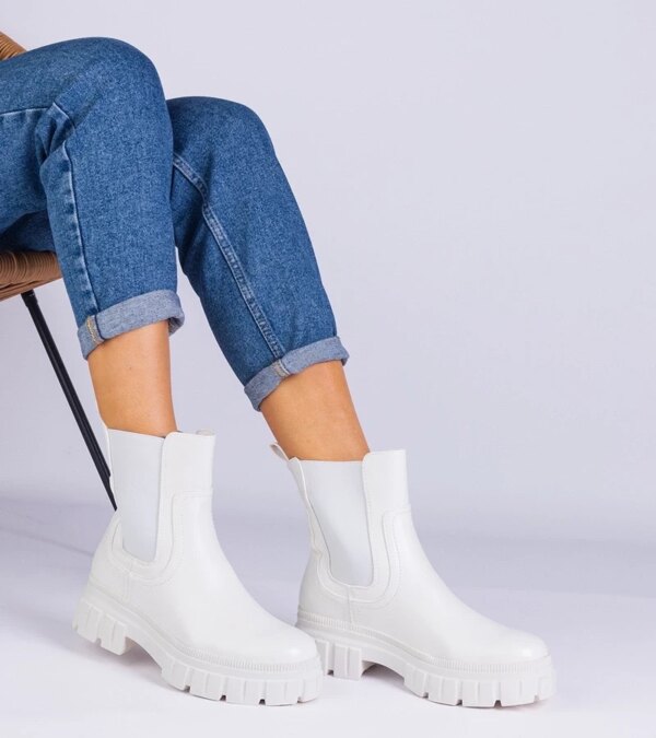 marka niezdefiniowana Black cowboy boots on the block heel Abigail