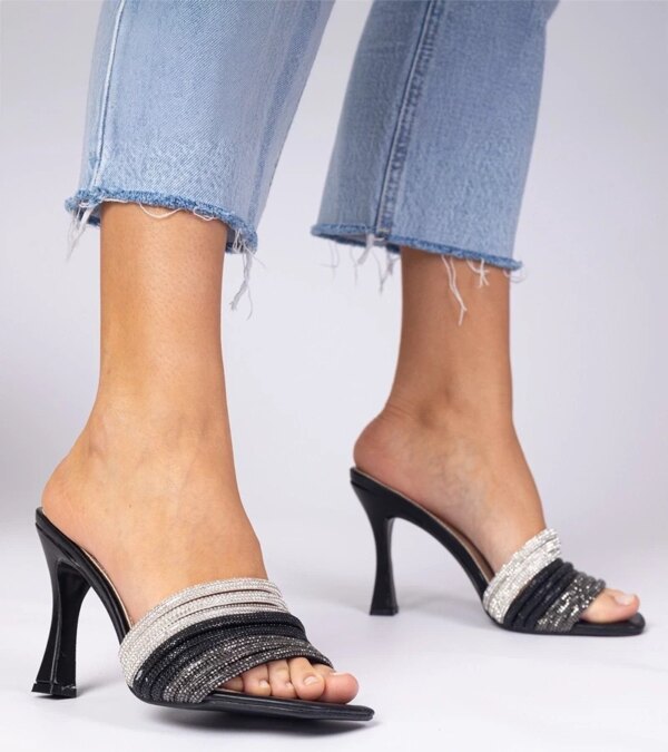 marka niezdefiniowana Black elegant heeled sandals with rhinestone decoration Jersita