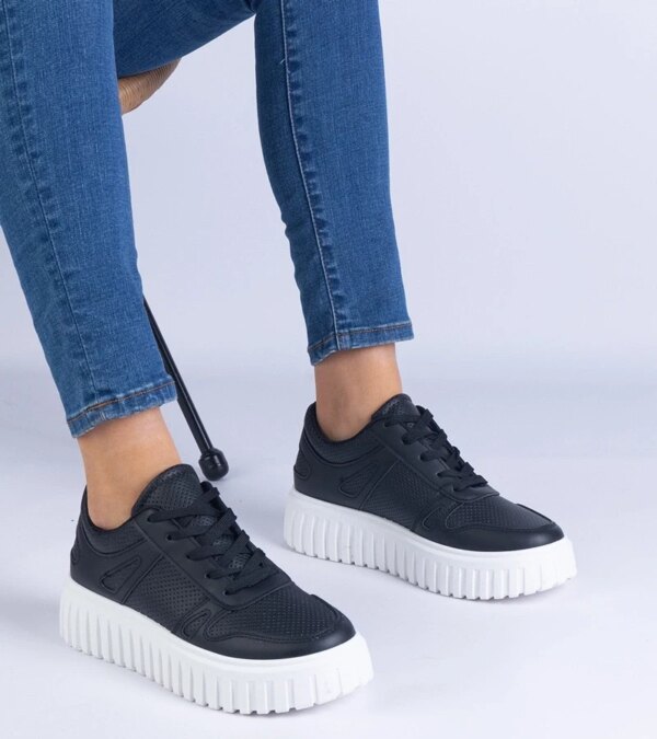 marka niezdefiniowana Black sneakers with a breathable pattern on a thick sole Lusinda