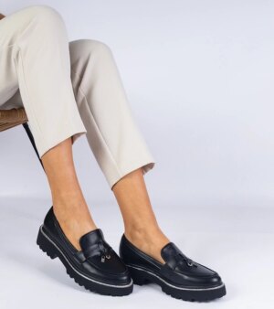 marka niezdefiniowana Black women's loafers with a thick sole made of leather