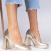 marka niezdefiniowana Gold square-toe pumps on a massive heel Irenois