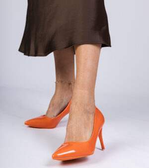 marka niezdefiniowana Orange patent pumps on a heel Merium