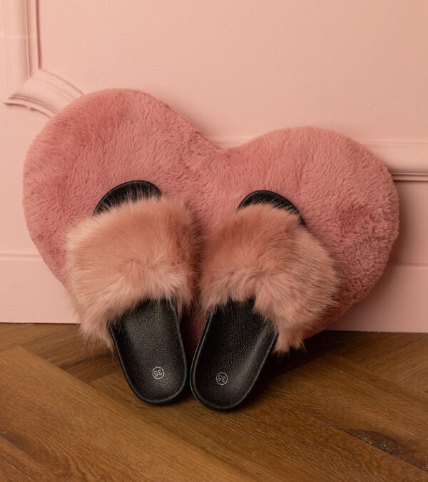 marka niezdefiniowana Pink children's fur slides Malinka