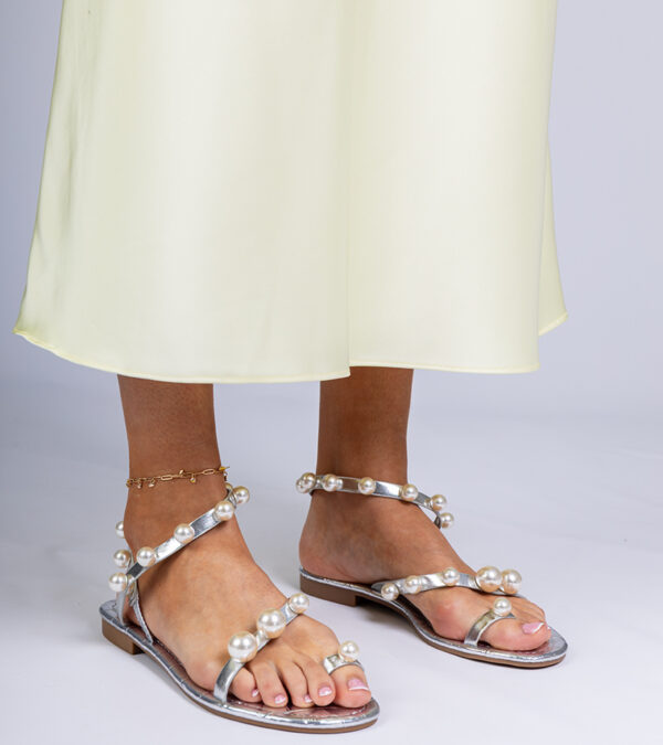 marka niezdefiniowana Silver women's sandals decorated with pearls Sarino