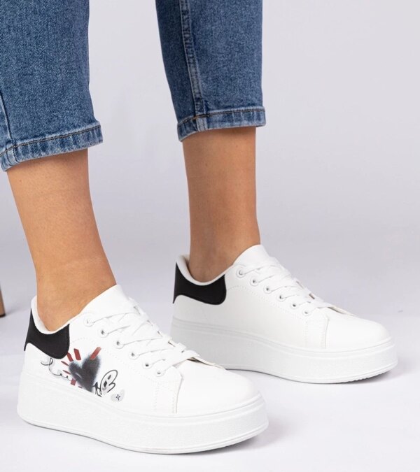 marka niezdefiniowana White-black women's sporty sneakers with print Zelinda