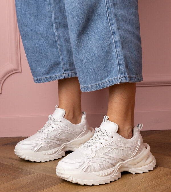 marka niezdefiniowana White sports sneakers with thick soles Lirana